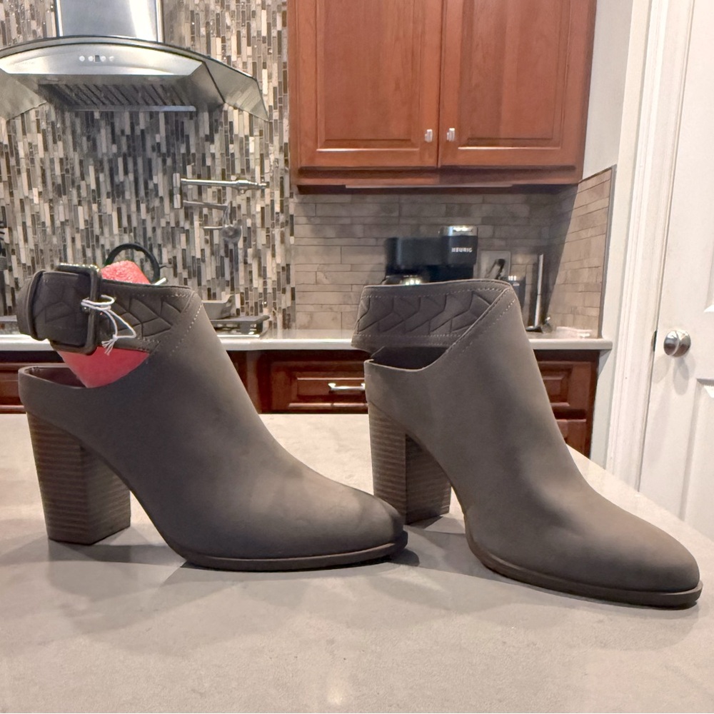 American Eagle Outfitters Gray Mules with Block Heel